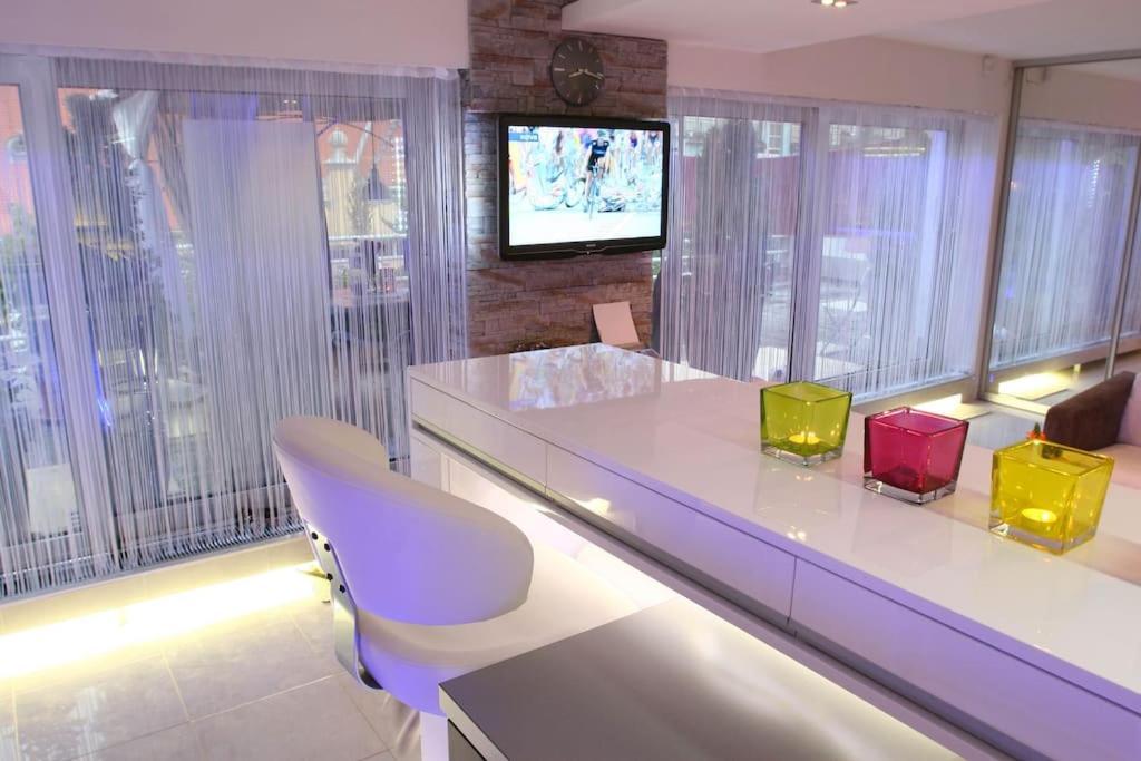 Nice Life - Luxury Apartment In The Old Town. Bratislava Buitenkant foto