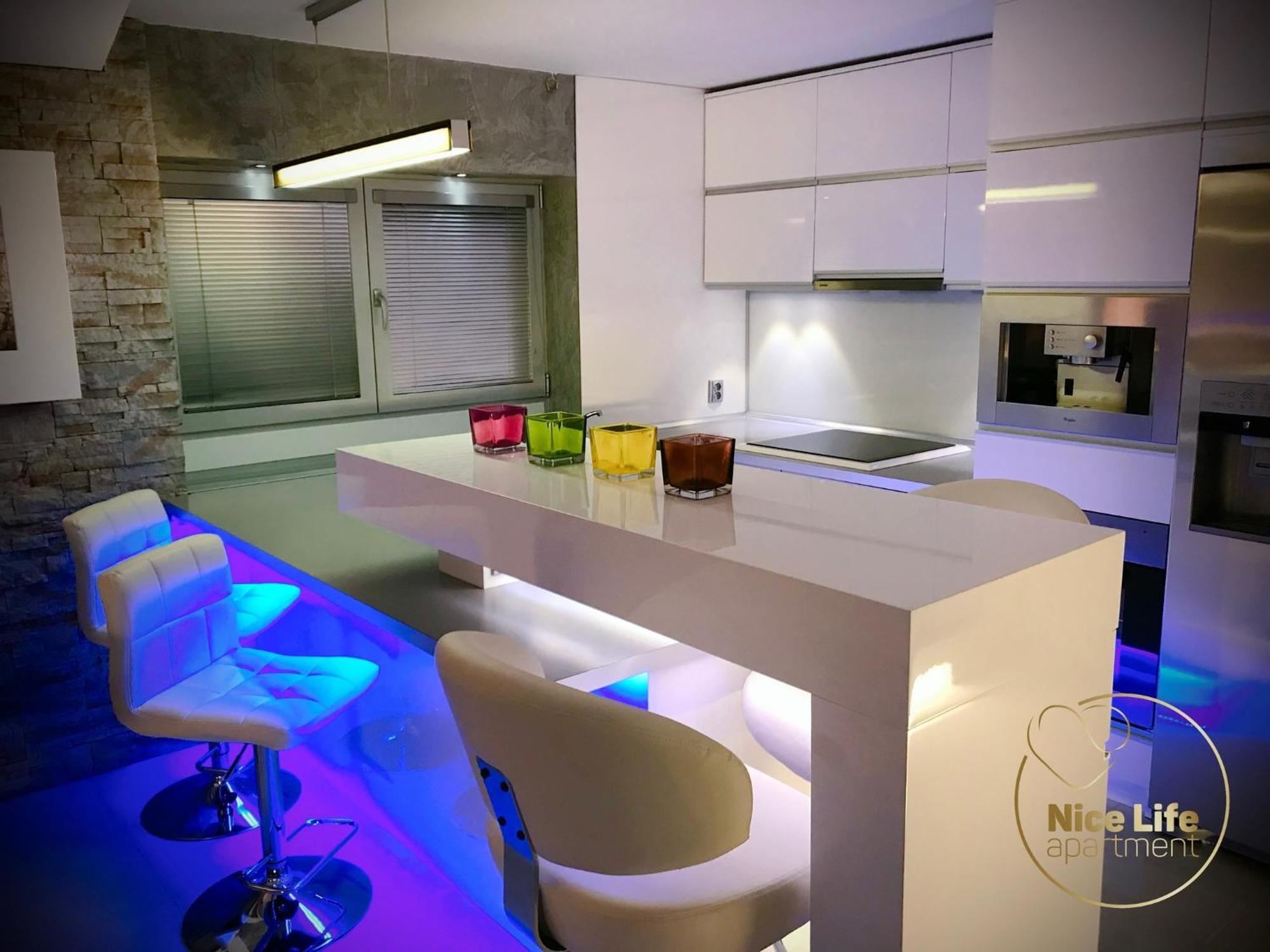 Nice Life - Luxury Apartment In The Old Town. Bratislava Buitenkant foto