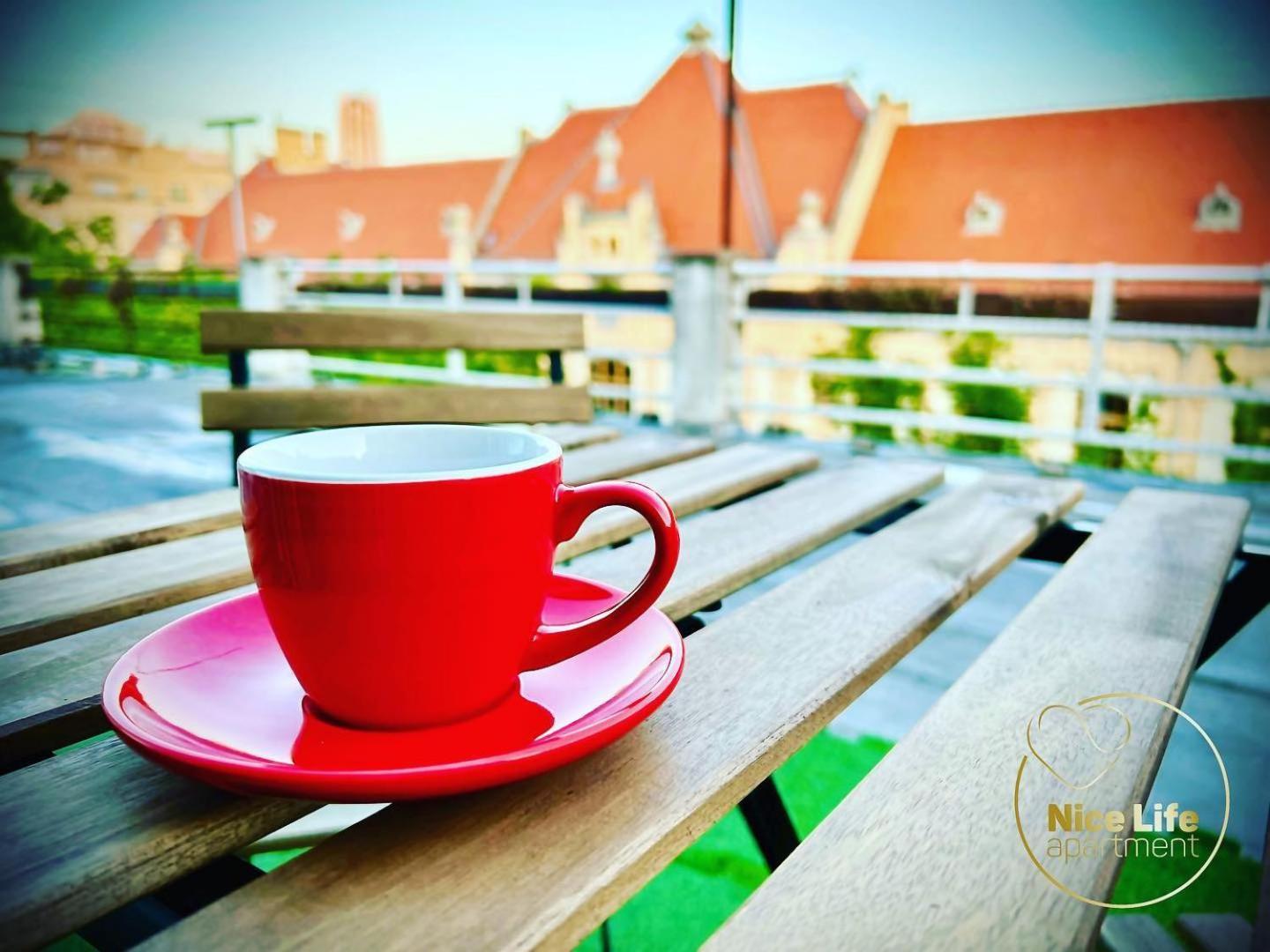 Nice Life - Luxury Apartment In The Old Town. Bratislava Buitenkant foto