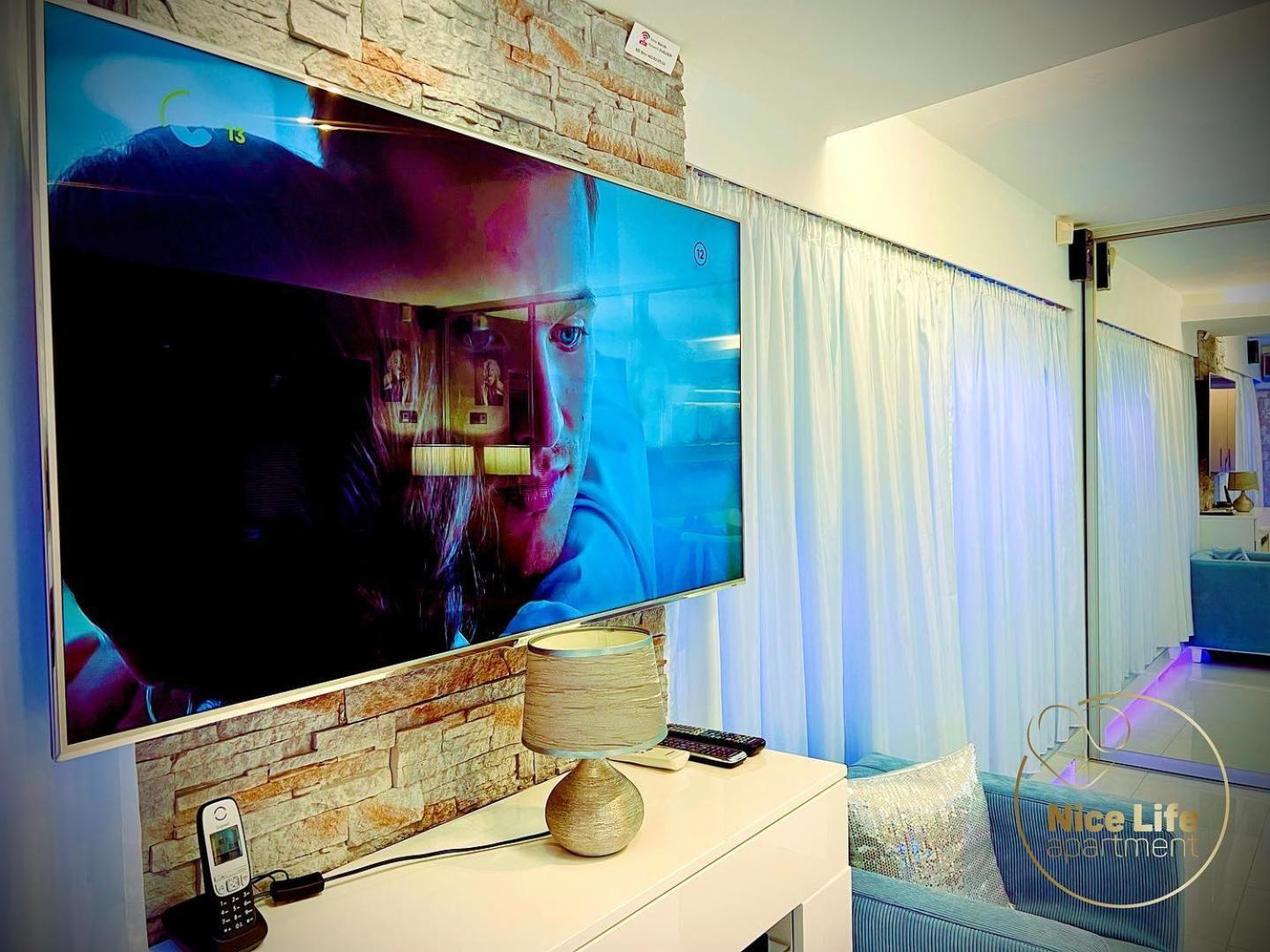 Nice Life - Luxury Apartment In The Old Town. Bratislava Buitenkant foto
