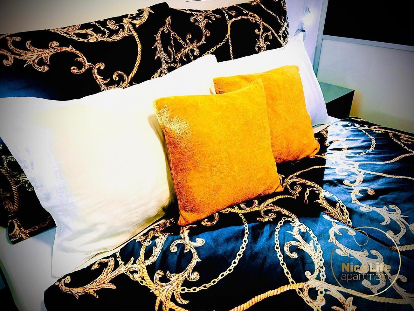 Nice Life - Luxury Apartment In The Old Town. Bratislava Buitenkant foto